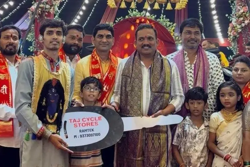 रामटेक के रास गरबा में युवाओं की धूम रामटेक के रास गरबा में युवाओं की धूम