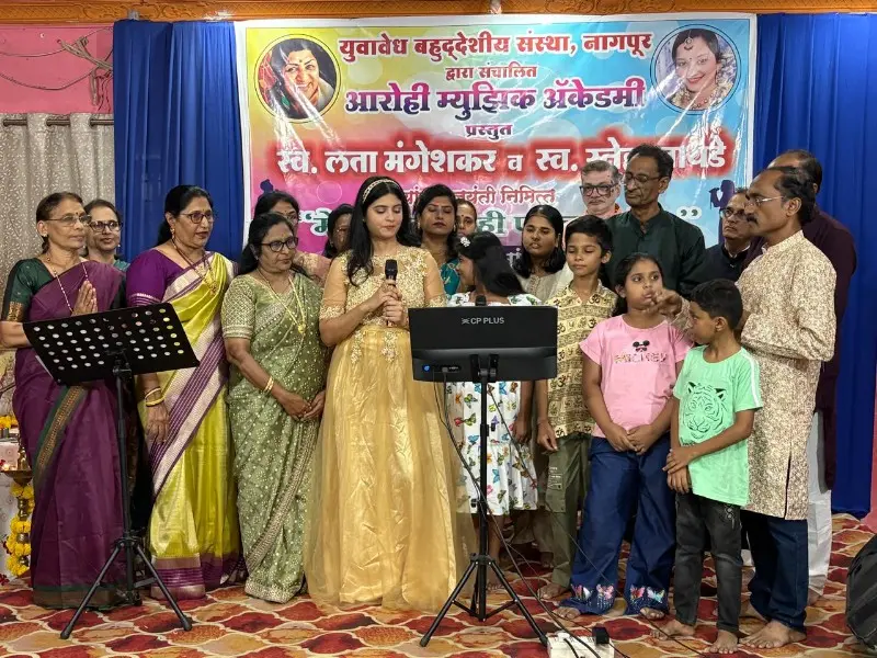 मेरी आवाज ही पहचान है’ गीतांच्या मैफलीला रसिकांचा प्रतिसाद मेरी आवाज ही पहचान है’ गीतांच्या मैफलीला रसिकांचा प्रतिसाद