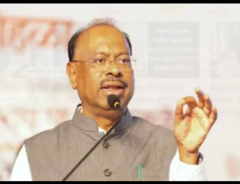 दस्त नोंदणीसाठी आधार कार्ड अनिवार्य, आज पासून नवा नियम लागू दस्त नोंदणीसाठी आधार कार्ड अनिवार्य, आज पासून नवा नियम लागू