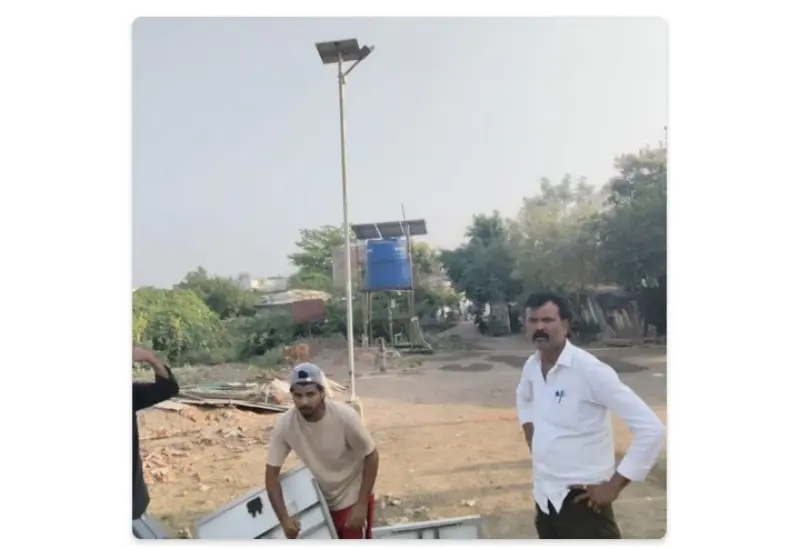 आझादनगरातील १५ ठिकाणी सौर पथदिव्यांची सुविधा आझादनगरातील १५ ठिकाणी सौर पथदिव्यांची सुविधा