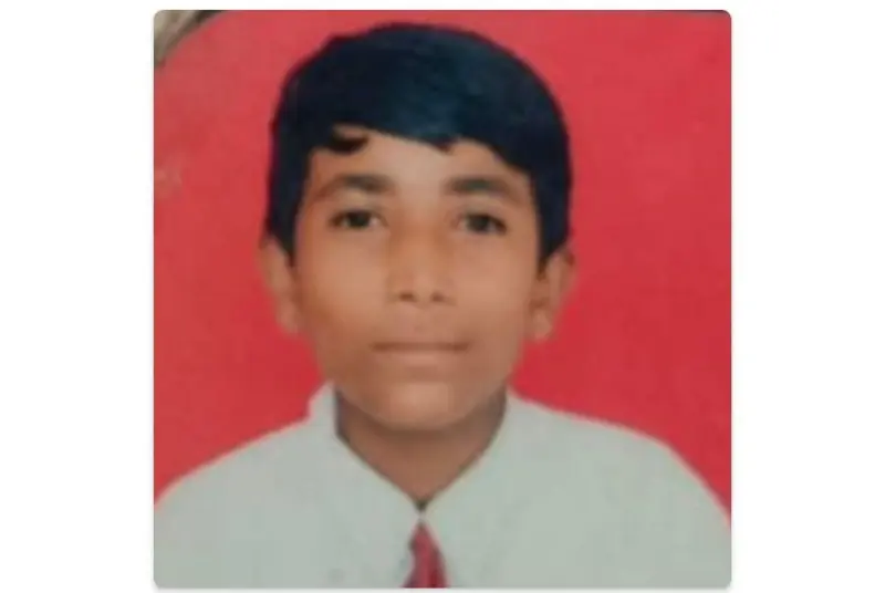 अवघ्या २० रुपयांसाठी १३ वर्षीय विद्यार्थ्याने संपविले जीवन अवघ्या २० रुपयांसाठी १३ वर्षीय विद्यार्थ्याने संपविले जीवन