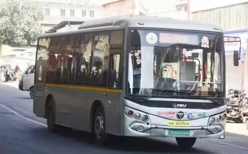 कोराडी के लिए मनपा की अतिरिक्त एसी बस सुविधा कोराडी के लिए मनपा की अतिरिक्त एसी बस सुविधा