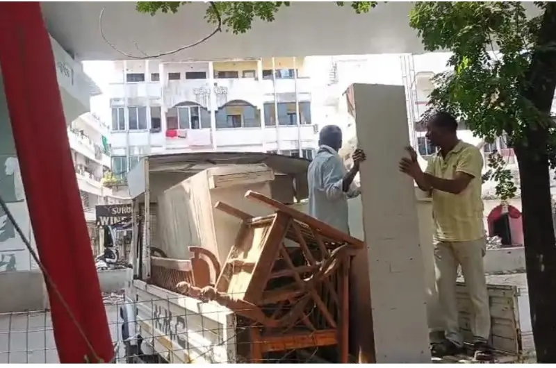 सक्करदरा येथील व्यापान्यांकडून रात्री ९ वाजेपर्यंत २७ लाखांचे धनादेश वसूल सक्करदरा येथील व्यापान्यांकडून रात्री ९ वाजेपर्यंत २७ लाखांचे धनादेश वसूल