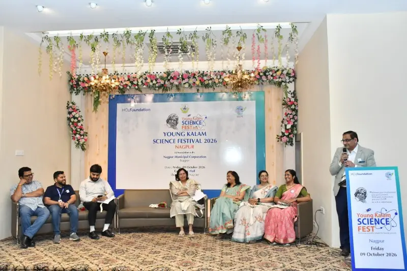 मनपाच्या विद्यार्थ्यांनी साकारले अभिनव वैज्ञानिक प्रयोग मनपाच्या विद्यार्थ्यांनी साकारले अभिनव वैज्ञानिक प्रयोग
