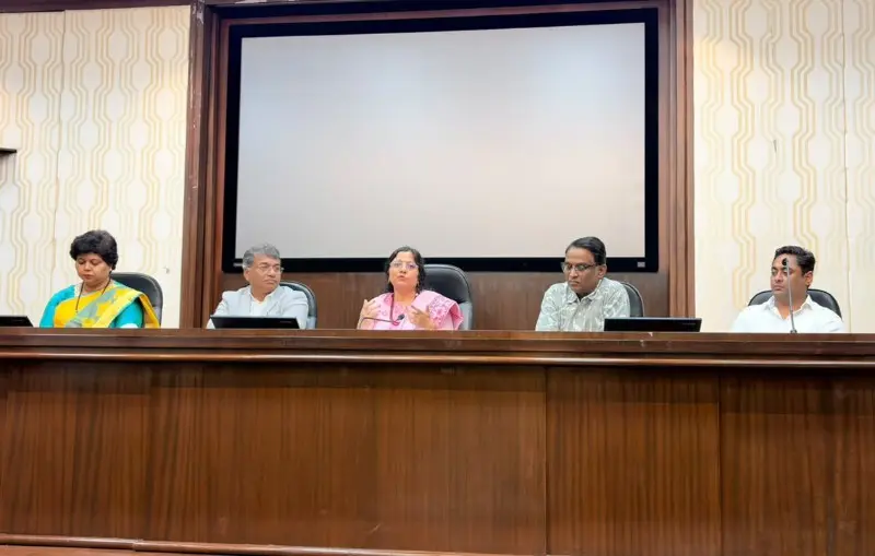 व्यक्तिमत्त्व विकास, वैचारिक समृद्धीसह योग्य परिवर्तन घडवण्यासाठी वाचन गरजेचे – निवासी आयुक्त डॉ. श्वेता सिंघल व्यक्तिमत्त्व विकास, वैचारिक समृद्धीसह योग्य परिवर्तन घडवण्यासाठी वाचन गरजेचे – निवासी आयुक्त डॉ. श्वेता सिंघल