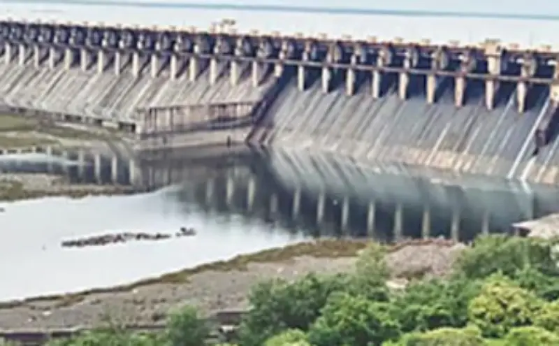 तोतलाडोहमधील घटत्या साठ्यामुळे दिवाळीनंतर १० टक्के पाणीकपात तोतलाडोहमधील घटत्या साठ्यामुळे दिवाळीनंतर १० टक्के पाणीकपात