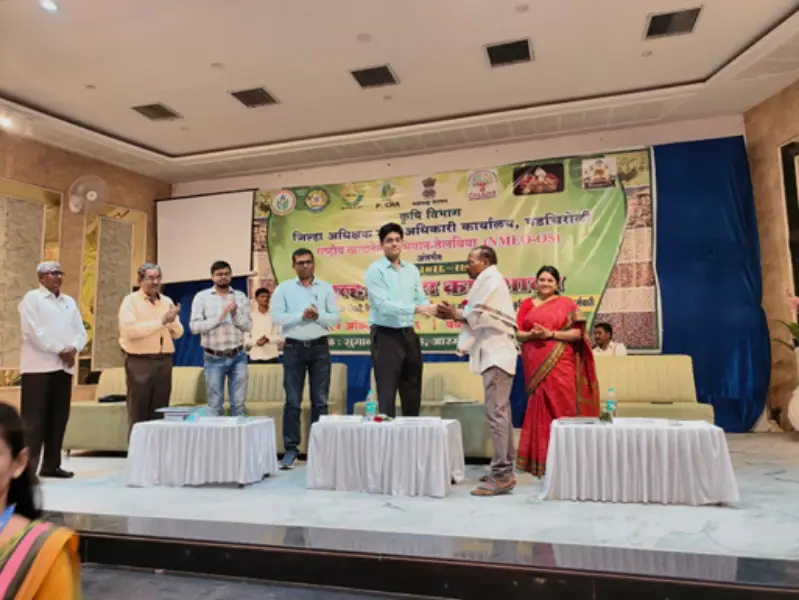 पीक विविधीकरणातून तेलबिया व कडधान्य लागवडीकडे वळावे : जिल्हाधिकारी अविश्यांत पंडा पीक विविधीकरणातून तेलबिया व कडधान्य लागवडीकडे वळावे : जिल्हाधिकारी अविश्यांत पंडा
