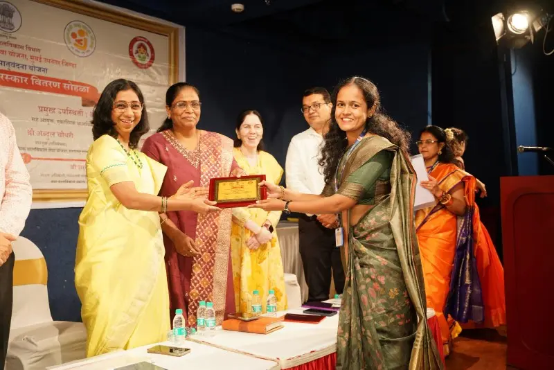 प्रधानमंत्री मातृवंदना योजनेतील उत्कृष्ट कामगिरी करणाऱ्या अधिकारी व कर्मचाऱ्यांचा सन्मान प्रधानमंत्री मातृवंदना योजनेतील उत्कृष्ट कामगिरी करणाऱ्या अधिकारी व कर्मचाऱ्यांचा सन्मान
