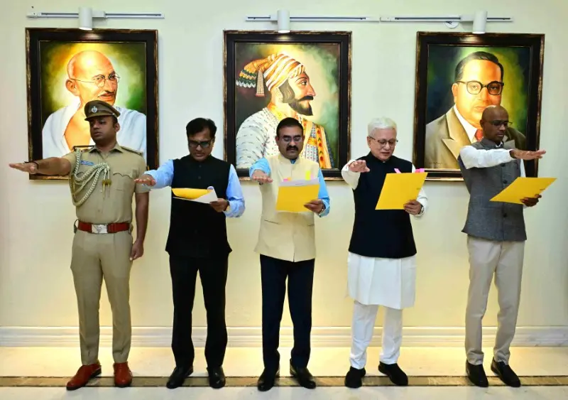 दक्षता जनजागृती सप्ताहानिमित्त राज्यपालांकडून सत्यनिष्ठा प्रतिज्ञा दक्षता जनजागृती सप्ताहानिमित्त राज्यपालांकडून सत्यनिष्ठा प्रतिज्ञा