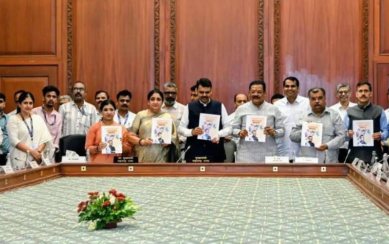 ‘हर घर संत रविदास विचार-विकसित महाराष्ट्र’ विशेष अभियान राज्यात व्यापक स्वरूपात राबवा – मुख्यमंत्री देवेंद्र फडणवीस ‘हर घर संत रविदास विचार-विकसित महाराष्ट्र’ विशेष अभियान राज्यात व्यापक स्वरूपात राबवा – मुख्यमंत्री देवेंद्र फडणवीस
